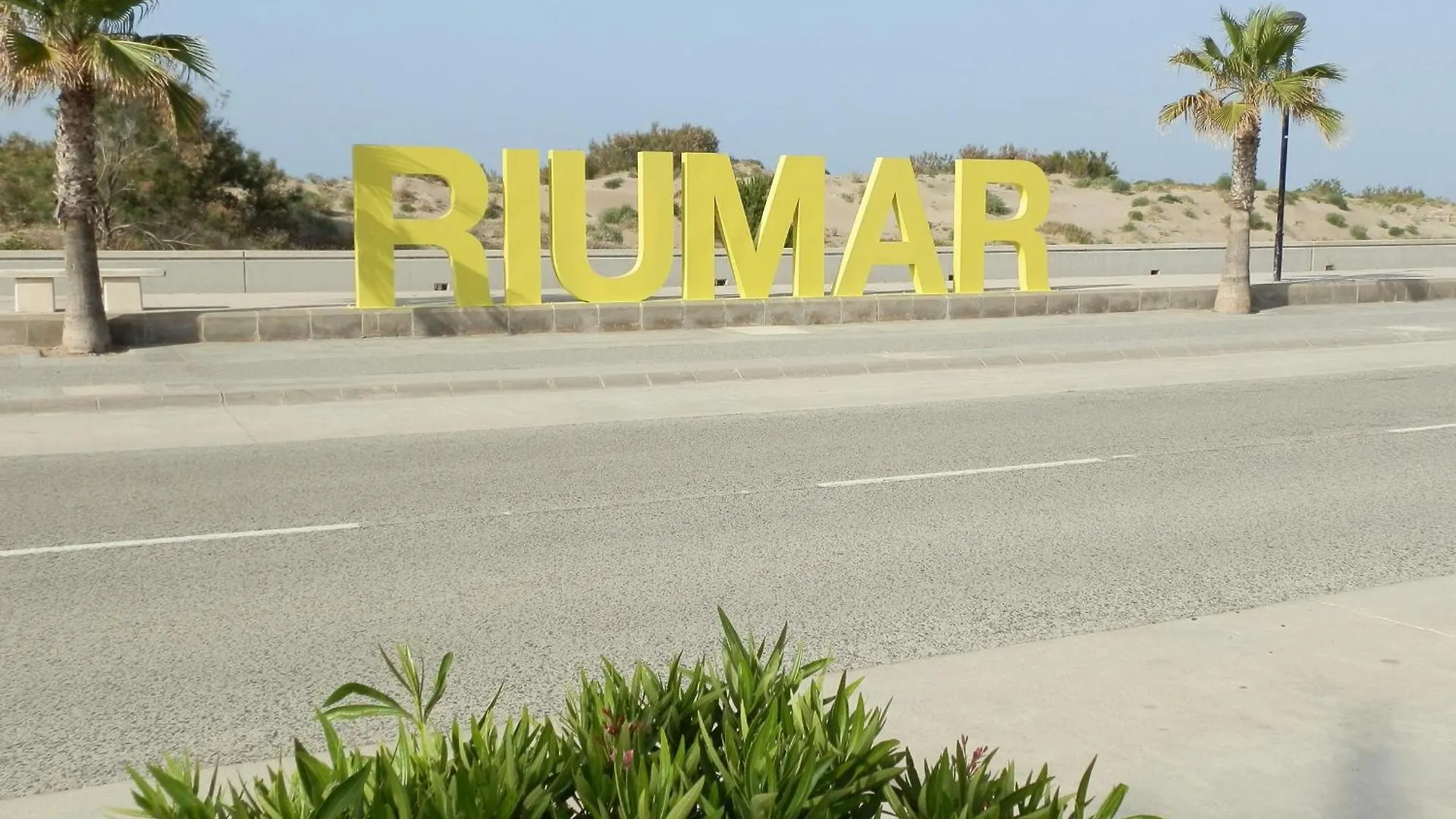 Vacaciones Junto Al Mar: Piscina, Aire Acondicionado, Mascotas Bienvenidas, Playa Para Perros, Wifi Gratis - Es-184-13 Riumar Spain