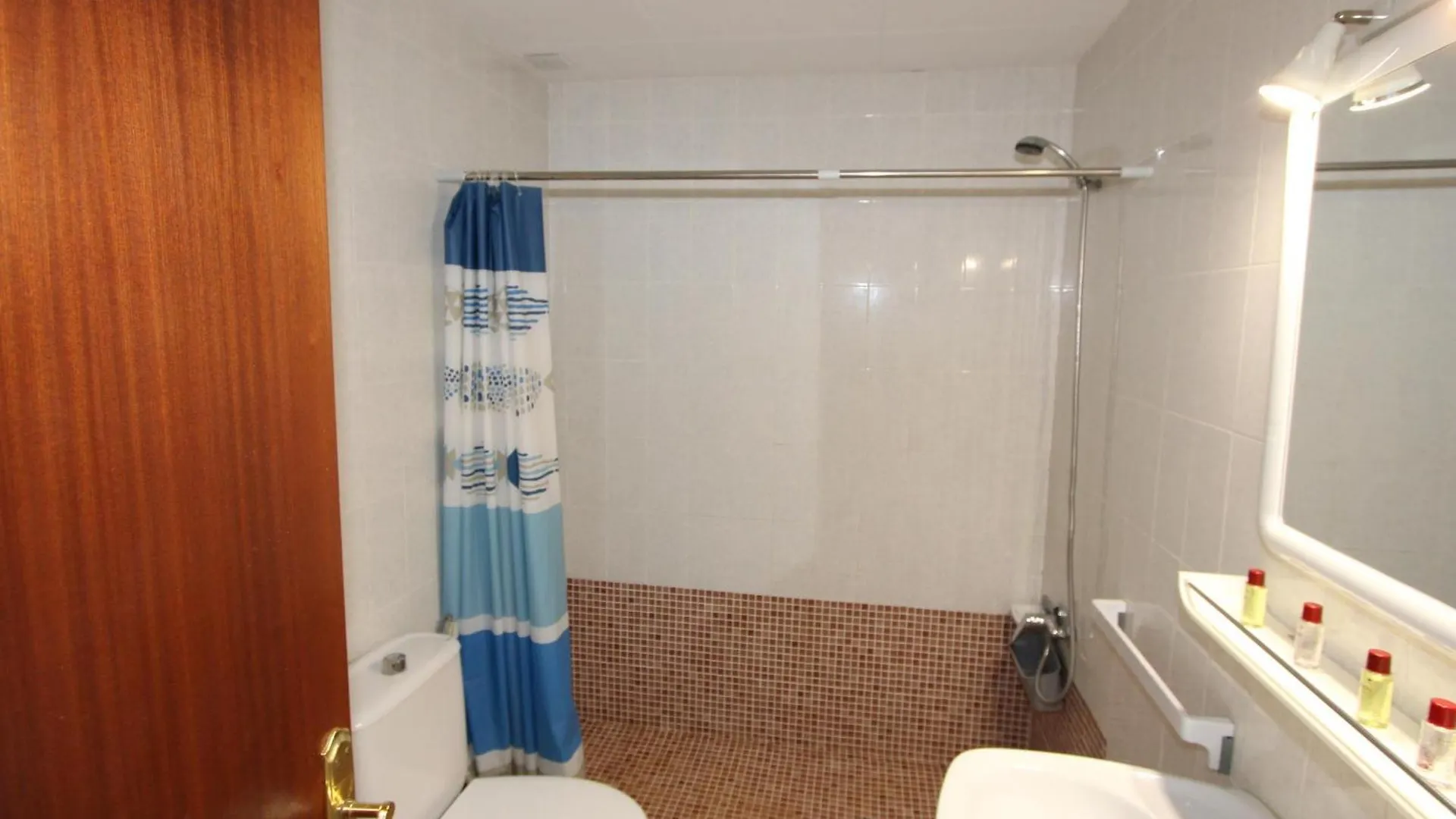Vacaciones Junto Al Mar: Piscina, Aire Acondicionado, Mascotas Bienvenidas, Playa Para Perros, Wifi Gratis - Es-184-13 Riumar 0*,  Spain